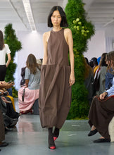 Load image into Gallery viewer, Compact Eco Poplin Pinched Pleat Dress