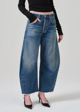 Load image into Gallery viewer, Horseshoe Jean