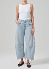 Load image into Gallery viewer, Horseshoe Jean