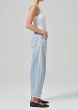 Load image into Gallery viewer, Horseshoe Jean