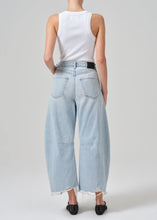 Load image into Gallery viewer, Horseshoe Jean