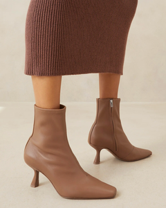 Thandy Curved Bootie