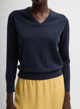Load image into Gallery viewer, Skinlike Mercerized Wool Shrunken V-Neck Sweater