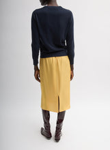 Load image into Gallery viewer, Skinlike Mercerized Wool Shrunken V-Neck Sweater