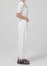 Load image into Gallery viewer, Horseshoe Jean