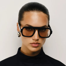 Jane in Gloss Black