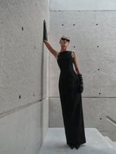 Oryx Column Gown