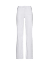 Load image into Gallery viewer, Joanne Low-Rise Wide-Leg Jean
