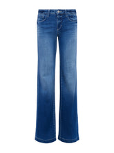 Load image into Gallery viewer, Joanne Low Rise Wide Leg Jean
