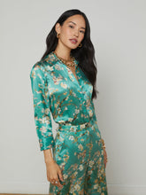 Load image into Gallery viewer, Dani 3/4 Sleeve Floral Blouse
