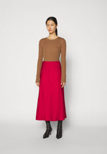 Load image into Gallery viewer, Boshun Skirt

