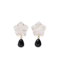 Load image into Gallery viewer, Paper White Earrings
