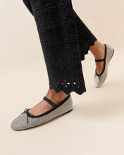 Load image into Gallery viewer, Leonie Soft Ballet Flats
