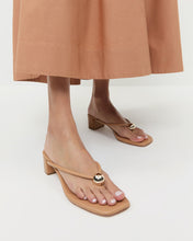 Load image into Gallery viewer, Odessa Dune Leather Heeled Sandal
