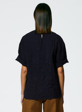 Load image into Gallery viewer, Crinkle Shirting Easy T-Shirt
