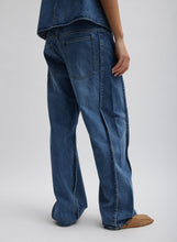 Load image into Gallery viewer, Spring Denim Tuck Jean
