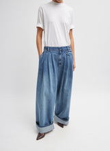 Load image into Gallery viewer, Spring Denim Triple Pleat Jean
