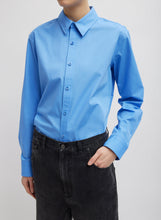 Load image into Gallery viewer, Charlie Men&#39;s Slim Shirt
