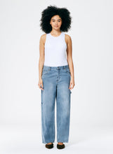 Load image into Gallery viewer, Classic Denim Sam Jean
