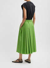 Load image into Gallery viewer, Nylon Pleated Pull On Skirt
