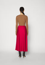 Load image into Gallery viewer, Boshun Skirt
