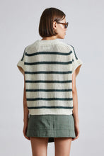 Load image into Gallery viewer, Oliva Linen Vest
